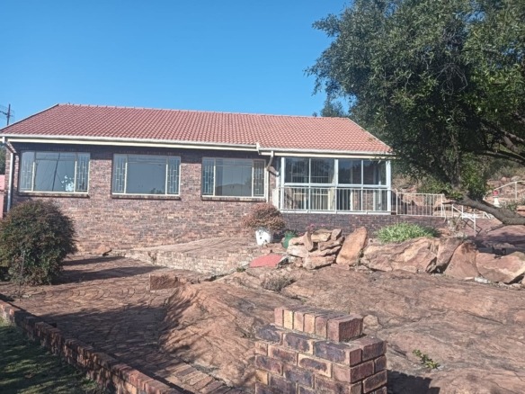 Unit H05: Stunning 3 Bedroom Retirement Unit For Sale inside Advent Haven Retirement Village.