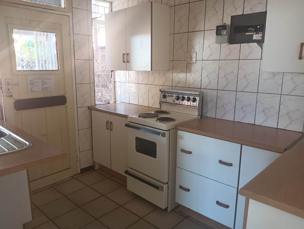 Unit F08: Beautiful 1 Bedroom retirement unit for sale in Advent Haven Retirement Village.