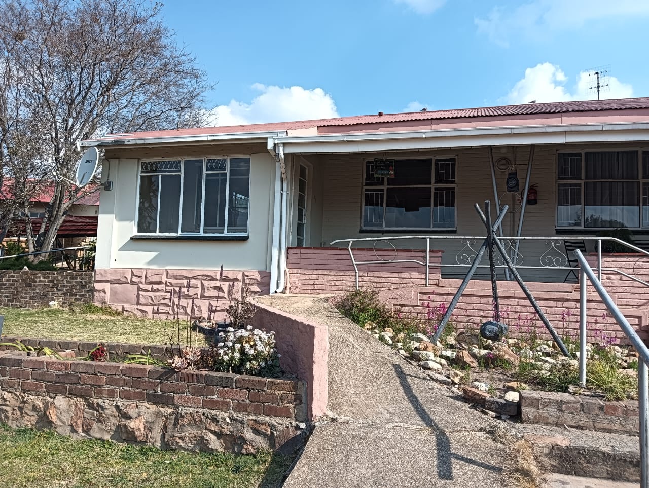 1 Unit Edmed A : Stunning 2 Bedroom Retirement Unit To Rent inside Advent Haven Retirement Village.