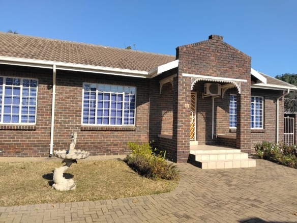 Sonskyn A50 : Stunning two bedroom retirement unit for sale.