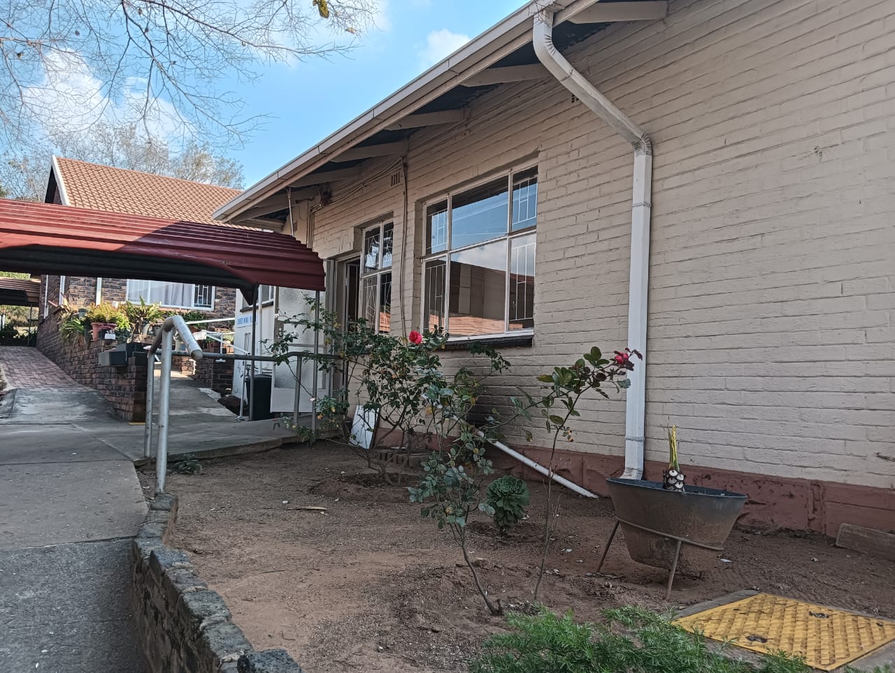 2 Unit Edmed A : Stunning 2 Bedroom Retirement Unit To Rent inside Advent Haven Retirement Village.