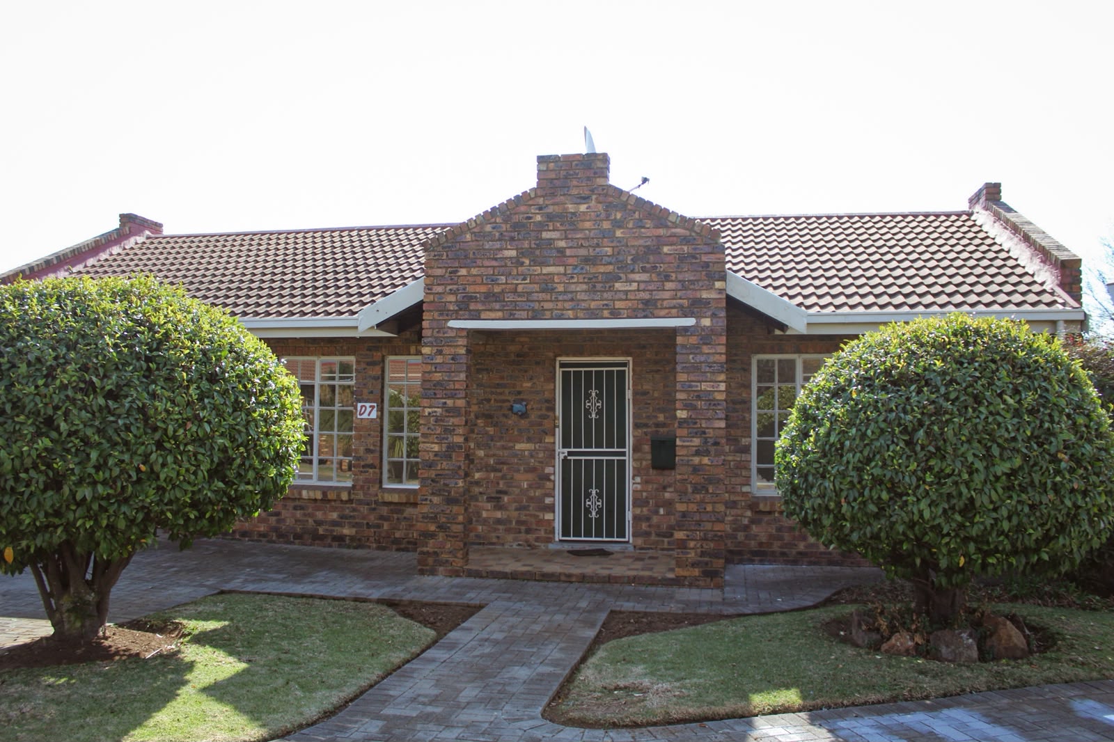 Three Rivers – Diederik 7 : Lovely one bedroom retirement unit for sale.