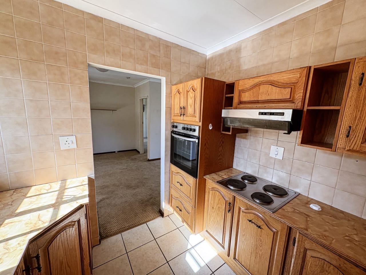 Three Rivers – Diederik 7 : Lovely one bedroom retirement unit for sale.