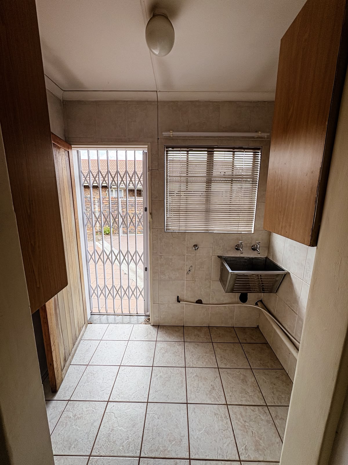 Three Rivers – Tiemiesingel 4 : Beautiful one bedroom retirement unit for sale.