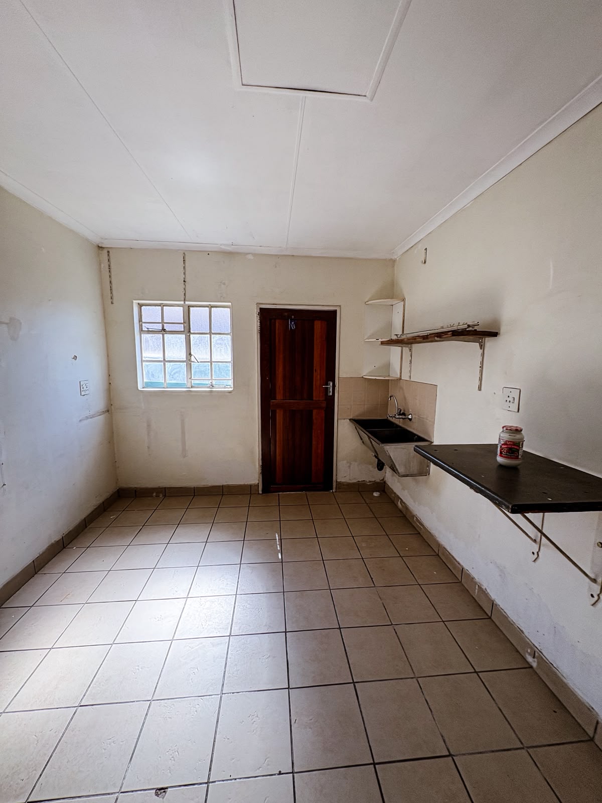 Three Rivers – Diederik 7 : Lovely one bedroom retirement unit for sale.