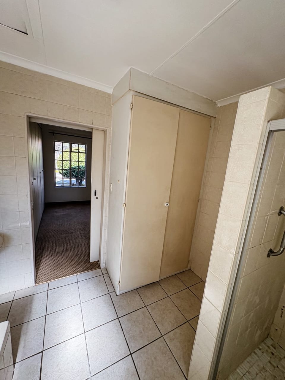 Three Rivers – Diederik 7 : Lovely one bedroom retirement unit for sale.