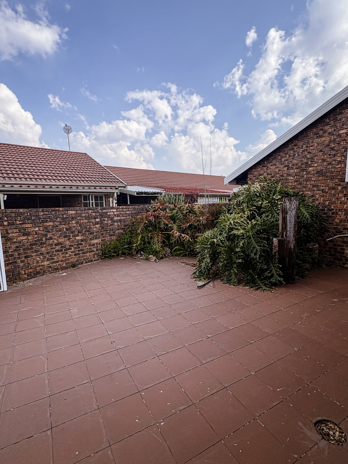 Three Rivers – Tiemiesingel 4 : Beautiful one bedroom retirement unit for sale.