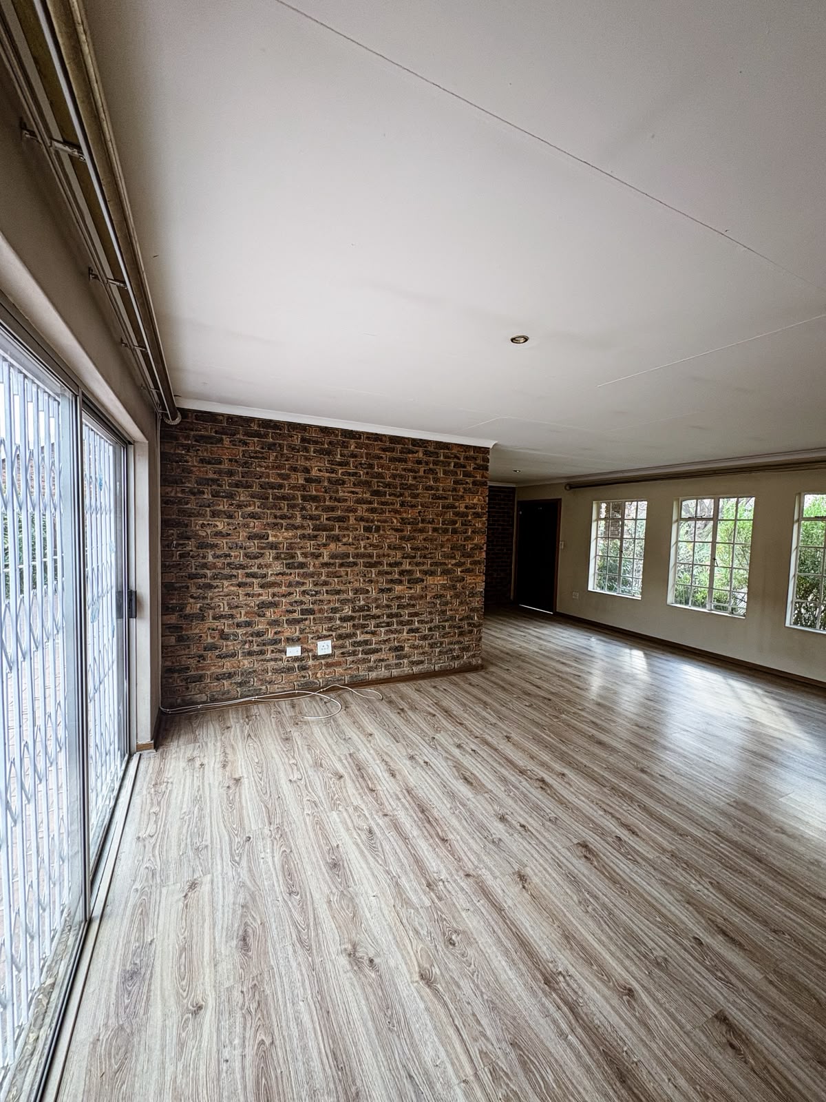 Three Rivers – Tiemiesingel 4 : Beautiful one bedroom retirement unit for sale.