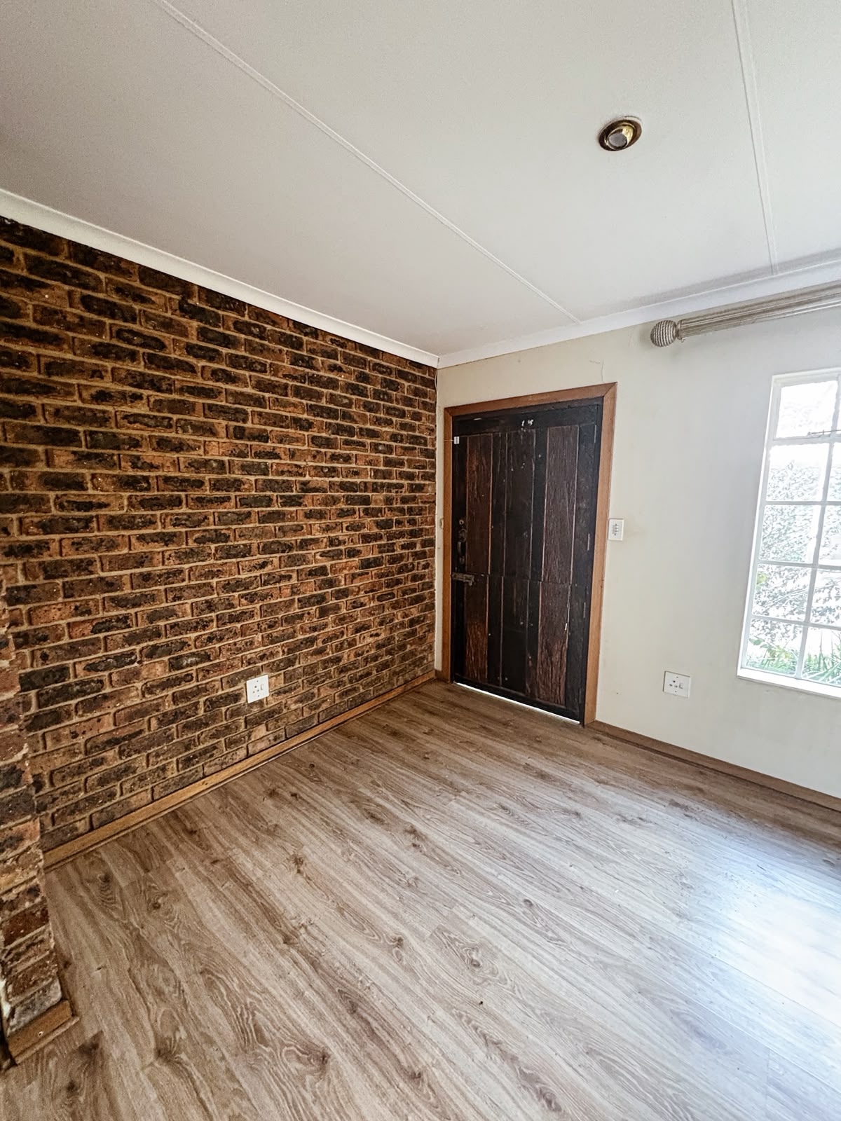 Three Rivers – Tiemiesingel 4 : Beautiful one bedroom retirement unit for sale.