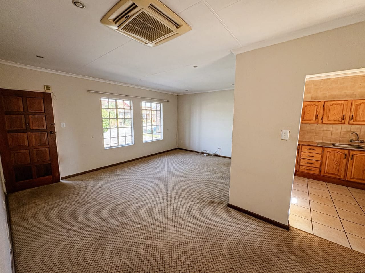 Three Rivers – Diederik 7 : Lovely one bedroom retirement unit for sale.
