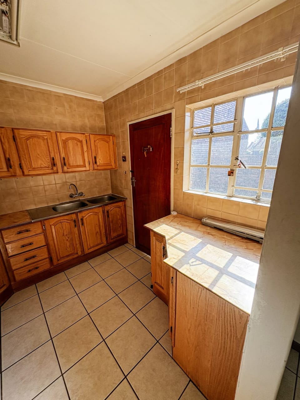 Three Rivers – Diederik 7 : Lovely one bedroom retirement unit for sale.