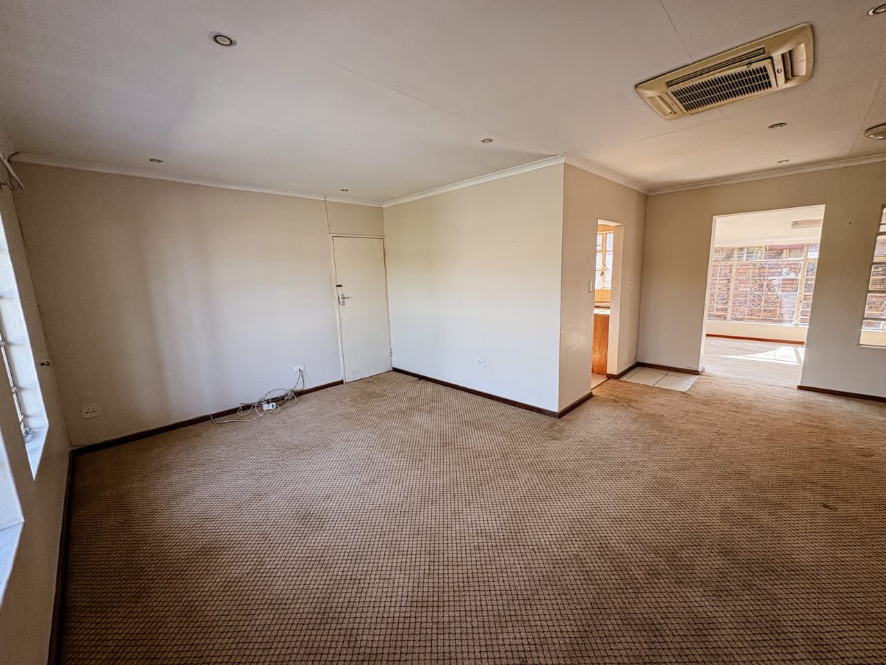 Three Rivers – Diederik 7 : Lovely one bedroom retirement unit for sale.