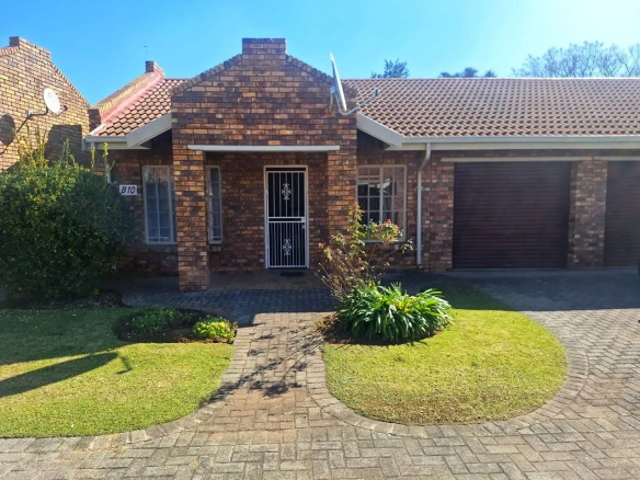 Three Rivers – Bataleur 10: Gorgeous 1-bedroom, 1-bathroom retirement unit for sale in Vereeniging.