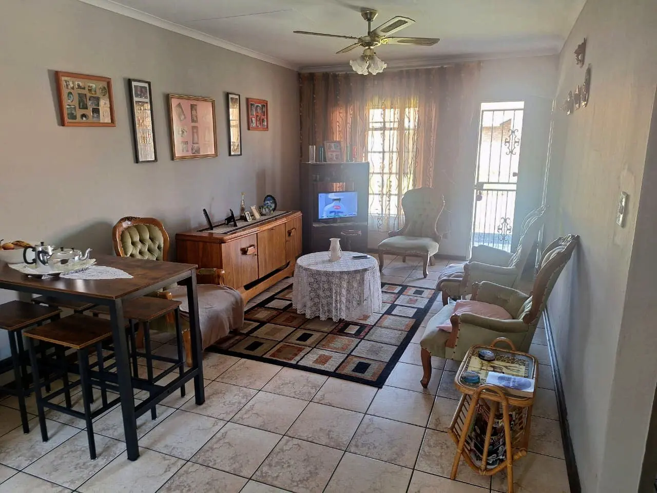 Three Rivers – Bataleur 10: Gorgeous 1-bedroom, 1-bathroom retirement unit for sale in Vereeniging.