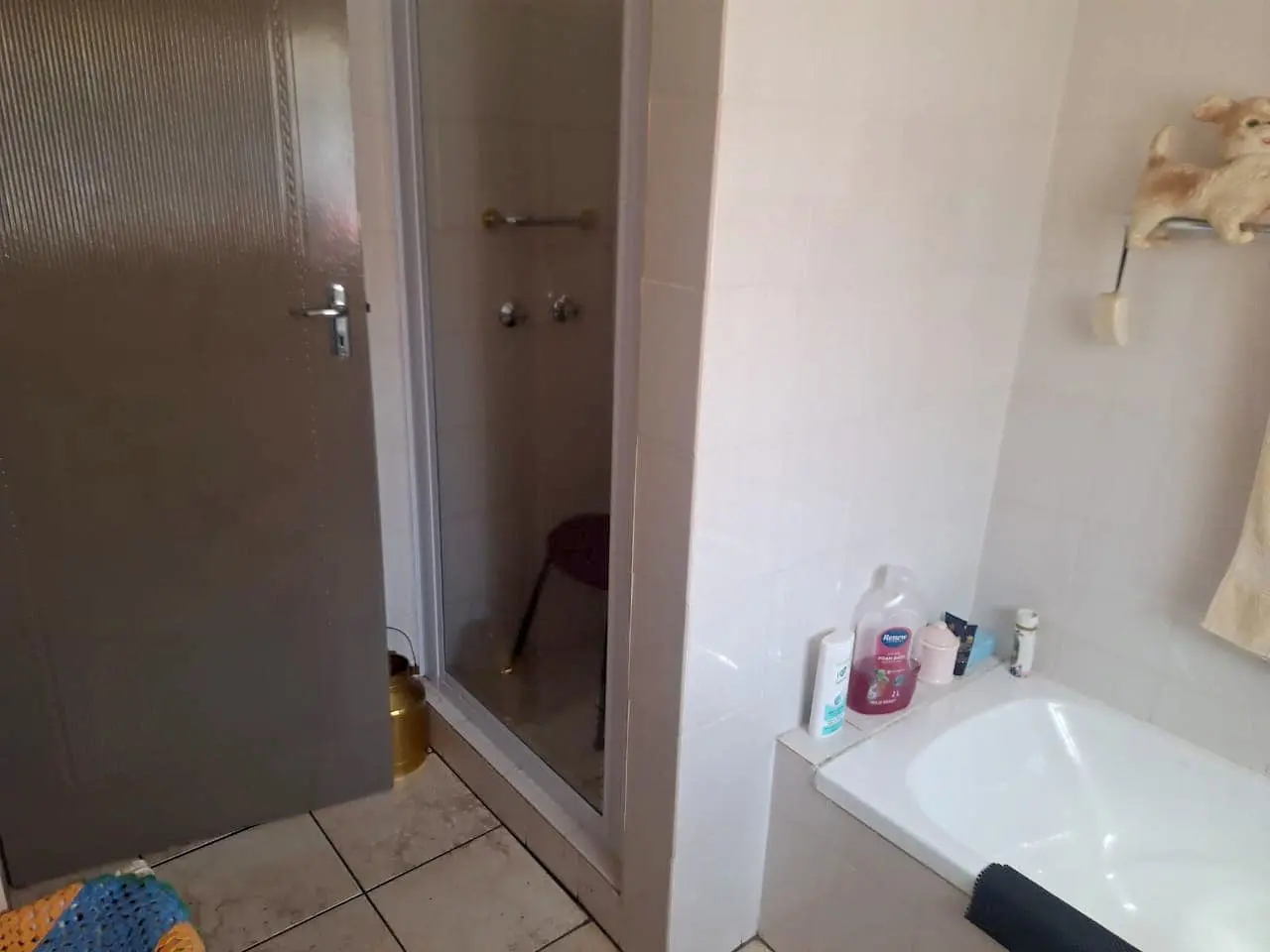 Three Rivers – Bataleur 10: Gorgeous 1-bedroom, 1-bathroom retirement unit for sale in Vereeniging.