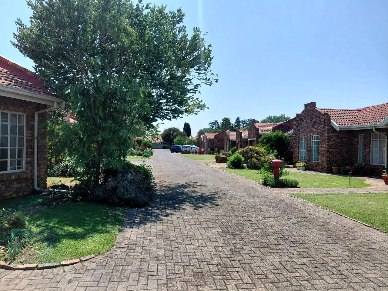 Three Rivers – Bataleur 4: Spacious 2-bedroom, 2-bathroom retirement unit for sale in Vereeniging.