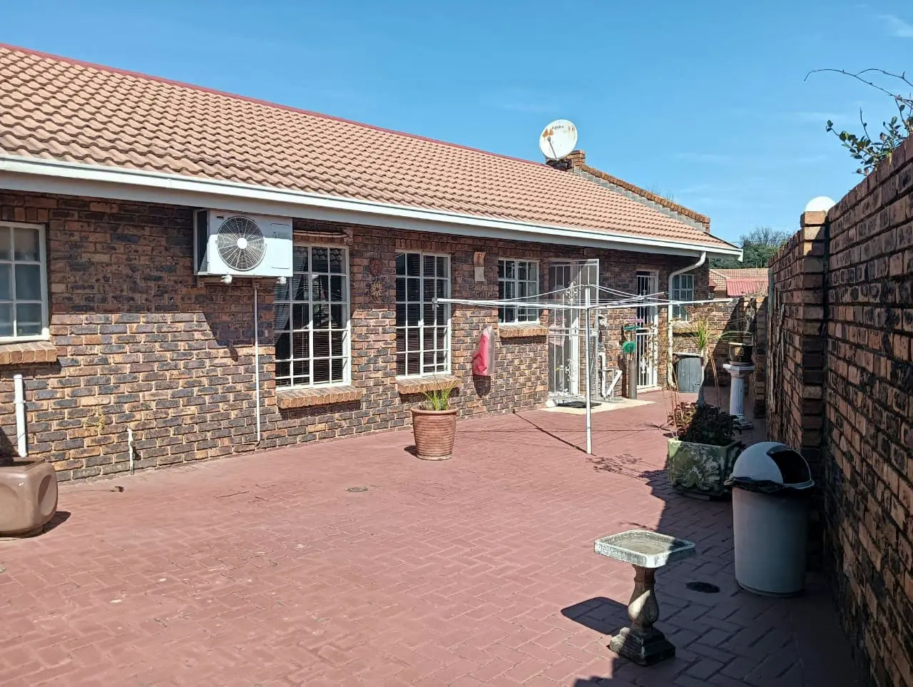 Three Rivers – Canary 4 : Beautiful one bedroom retirement unit for sale in Vereeniging.