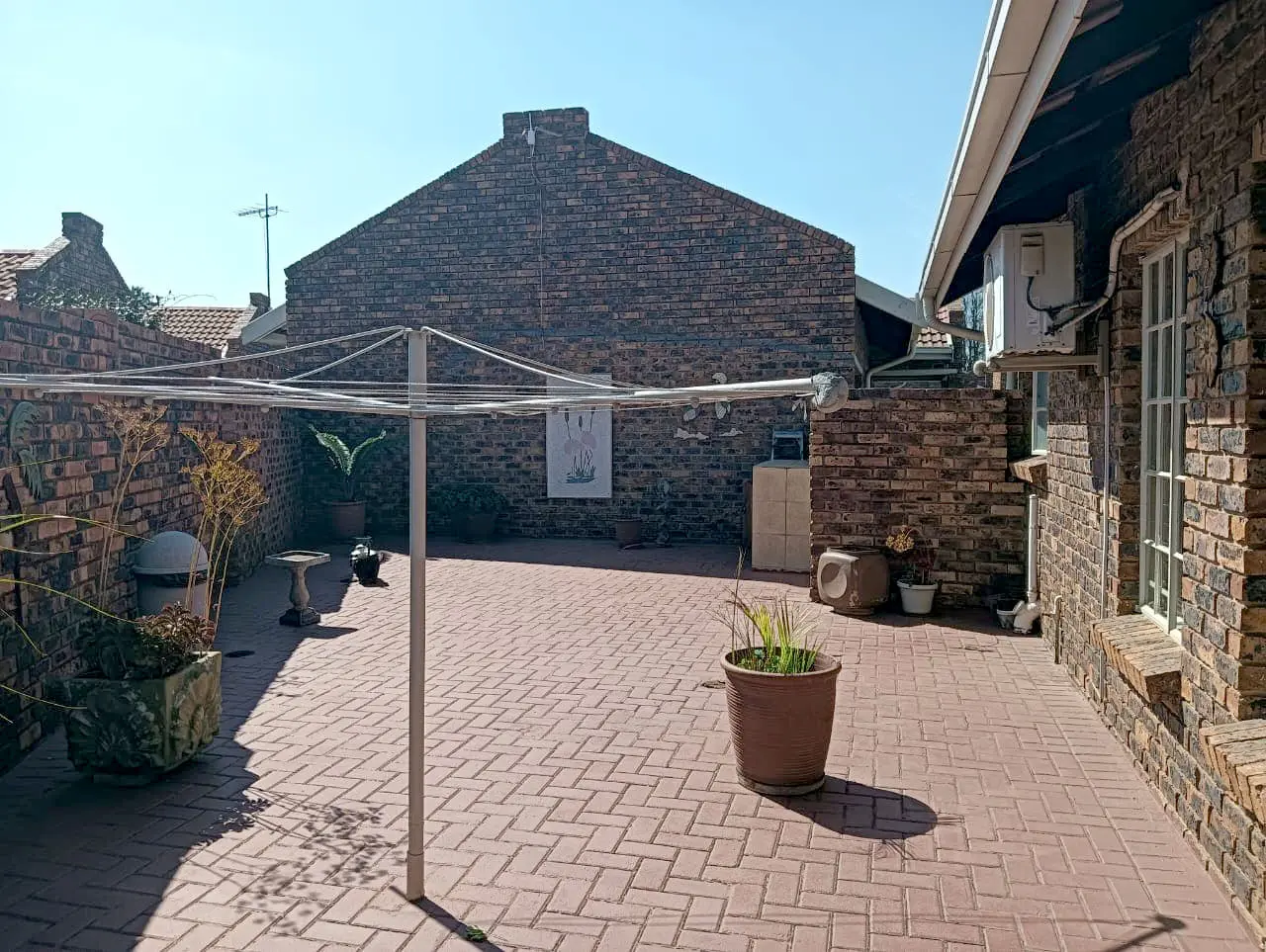 Three Rivers – Canary 4 : Beautiful one bedroom retirement unit for sale in Vereeniging.
