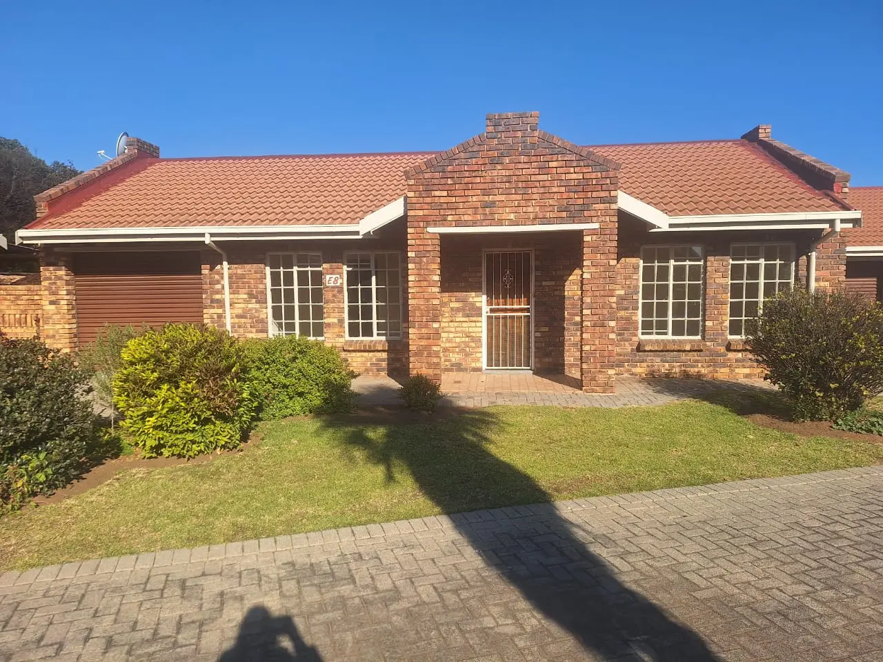 Three Rivers – Glasogie 3 : Lovely one bedroom retirement unit for sale in Vereeniging