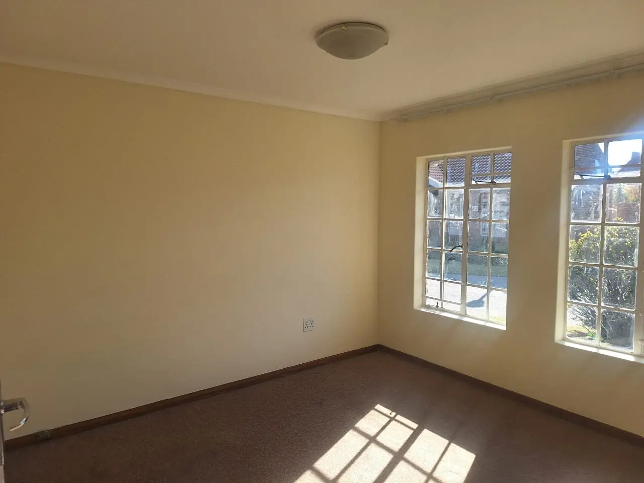 Three Rivers – Glasogie 3 : Lovely one bedroom retirement unit for sale in Vereeniging