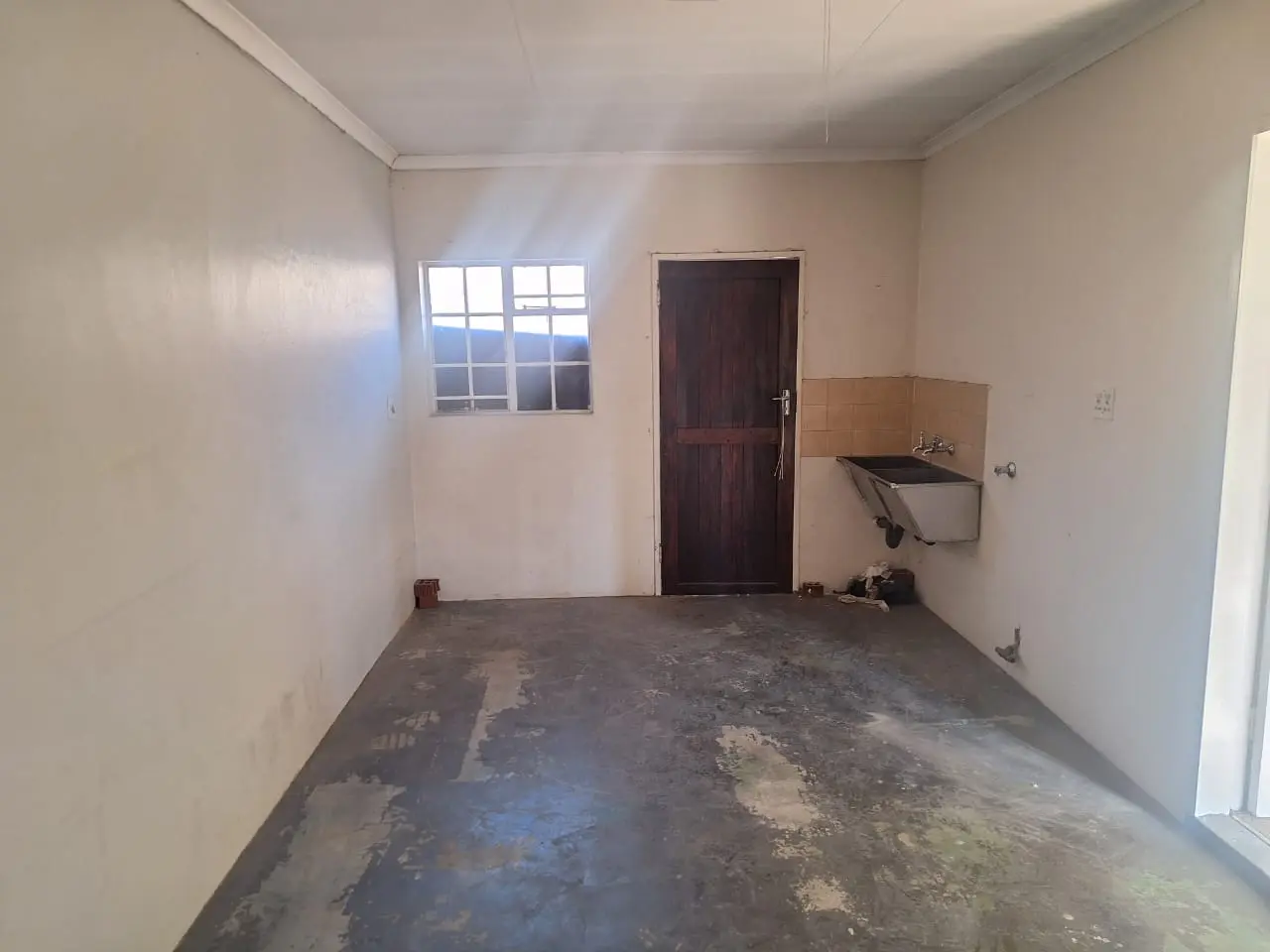 Three Rivers – Glasogie 3 : Lovely one bedroom retirement unit for sale in Vereeniging