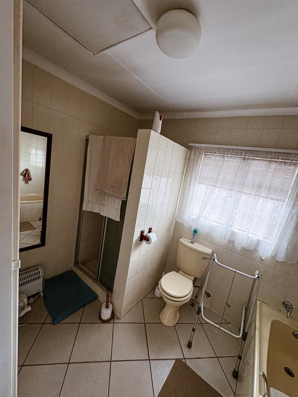 Three Rivers – Canary 5 : Beautiful one bedroom retirement unit for sale.