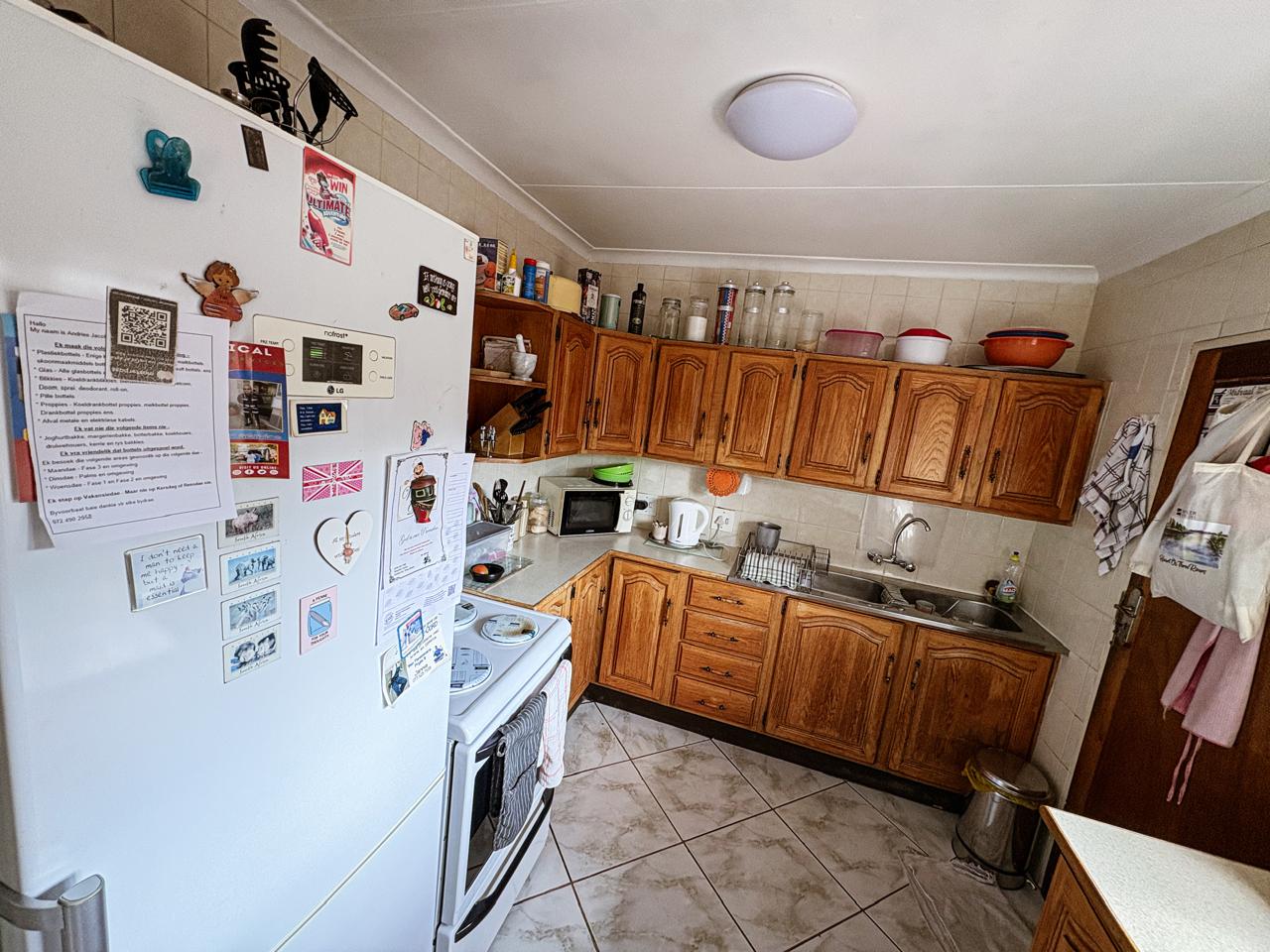Three Rivers – Canary 5 : Beautiful one bedroom retirement unit for sale.
