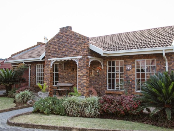 Three Rivers – Canary 5 : Beautiful one bedroom retirement unit for sale.