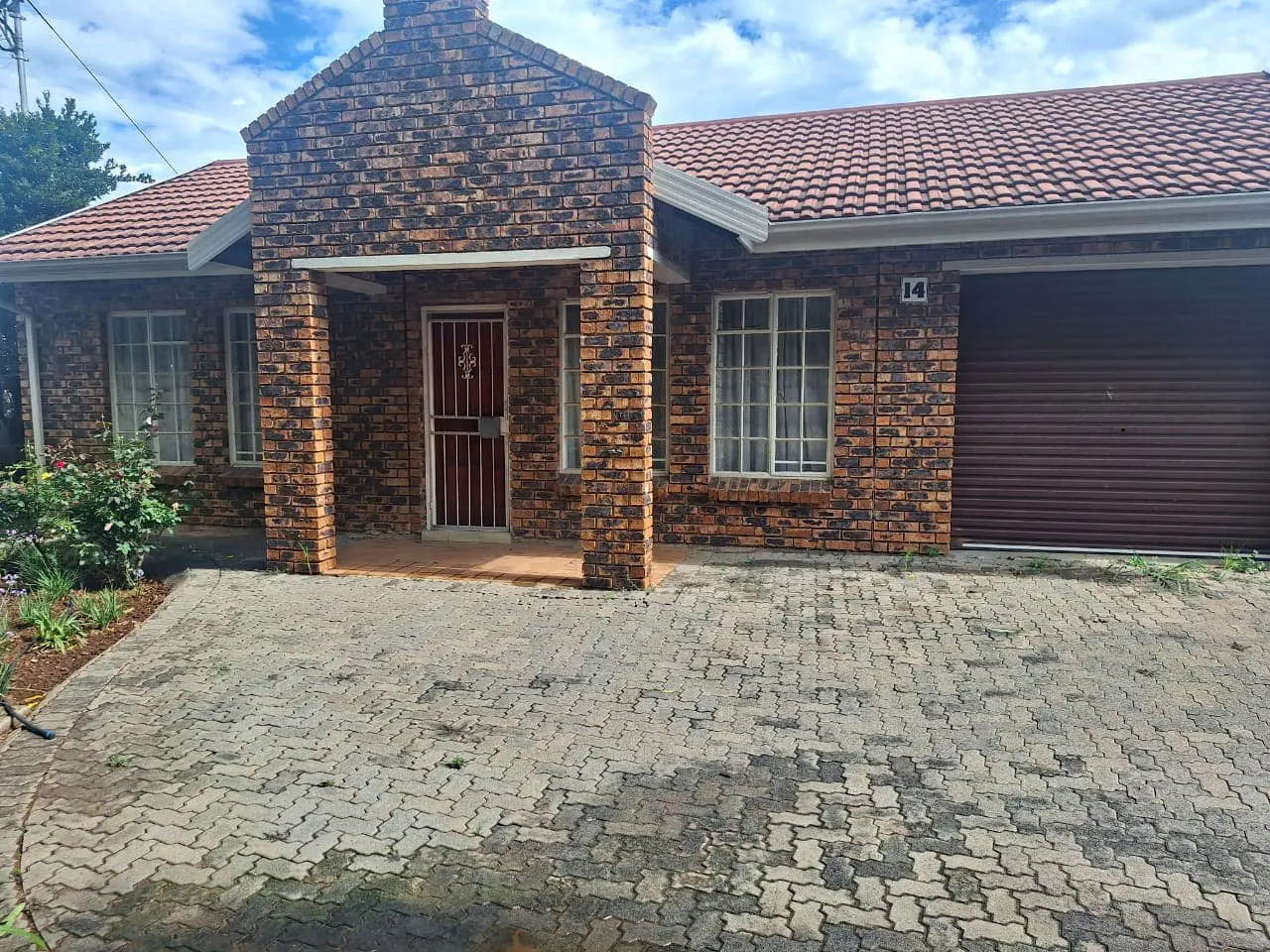Three Rivers – Laventel 14: Lovely one bedroom retirement unit for sale in Vereeniging