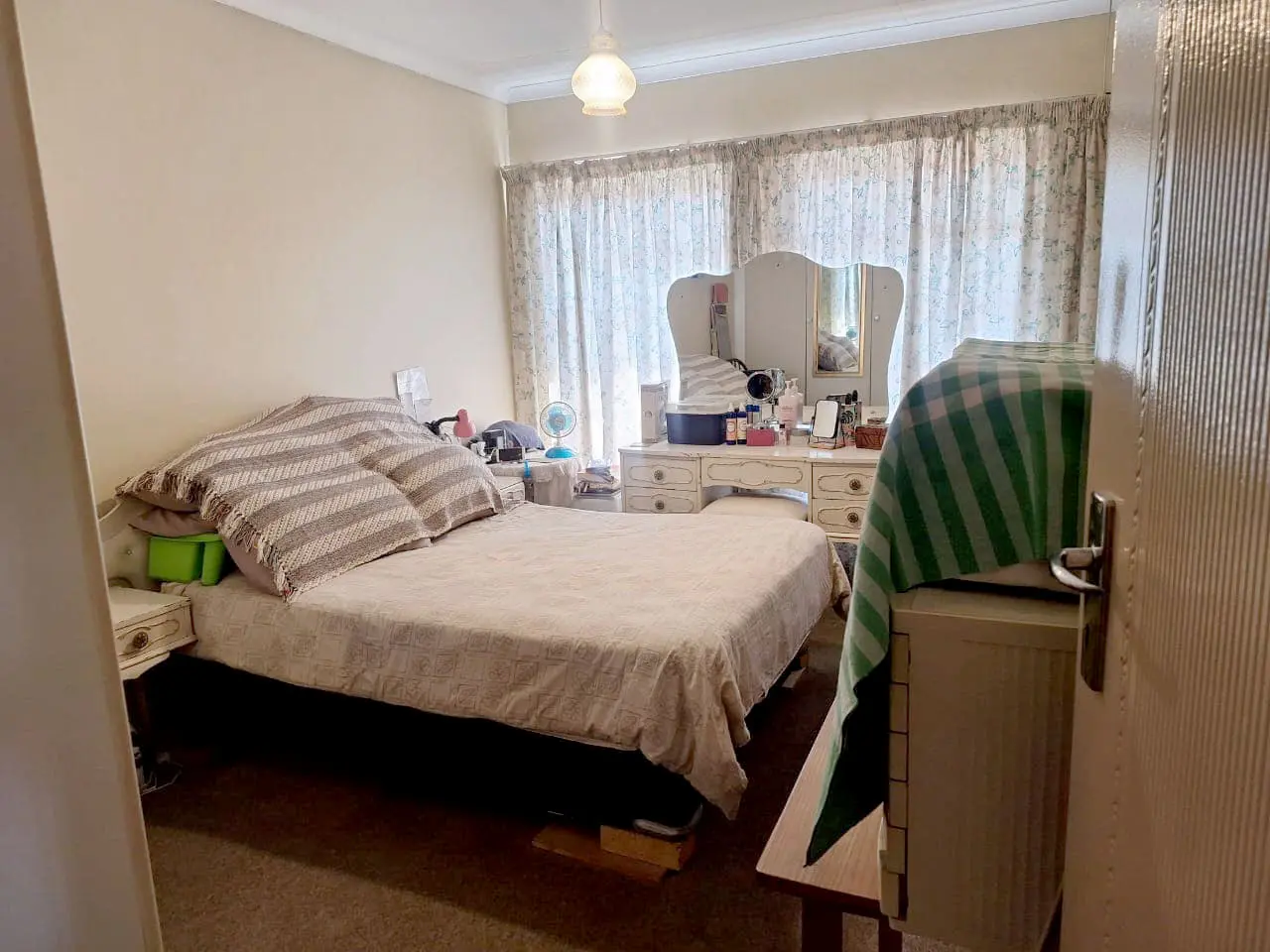 Three Rivers – Roosmaryn 9 : Lovely two bedroom retirement unit for sale in Vereeniging