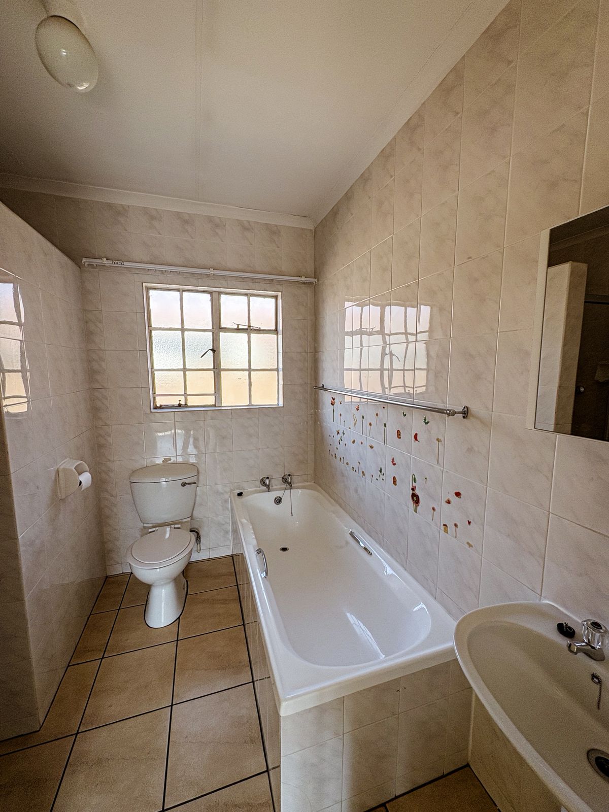 Three Rivers – Wilde Als 14 : Gorgeous 2-bedroom 1-bathroom retirement unit for sale.