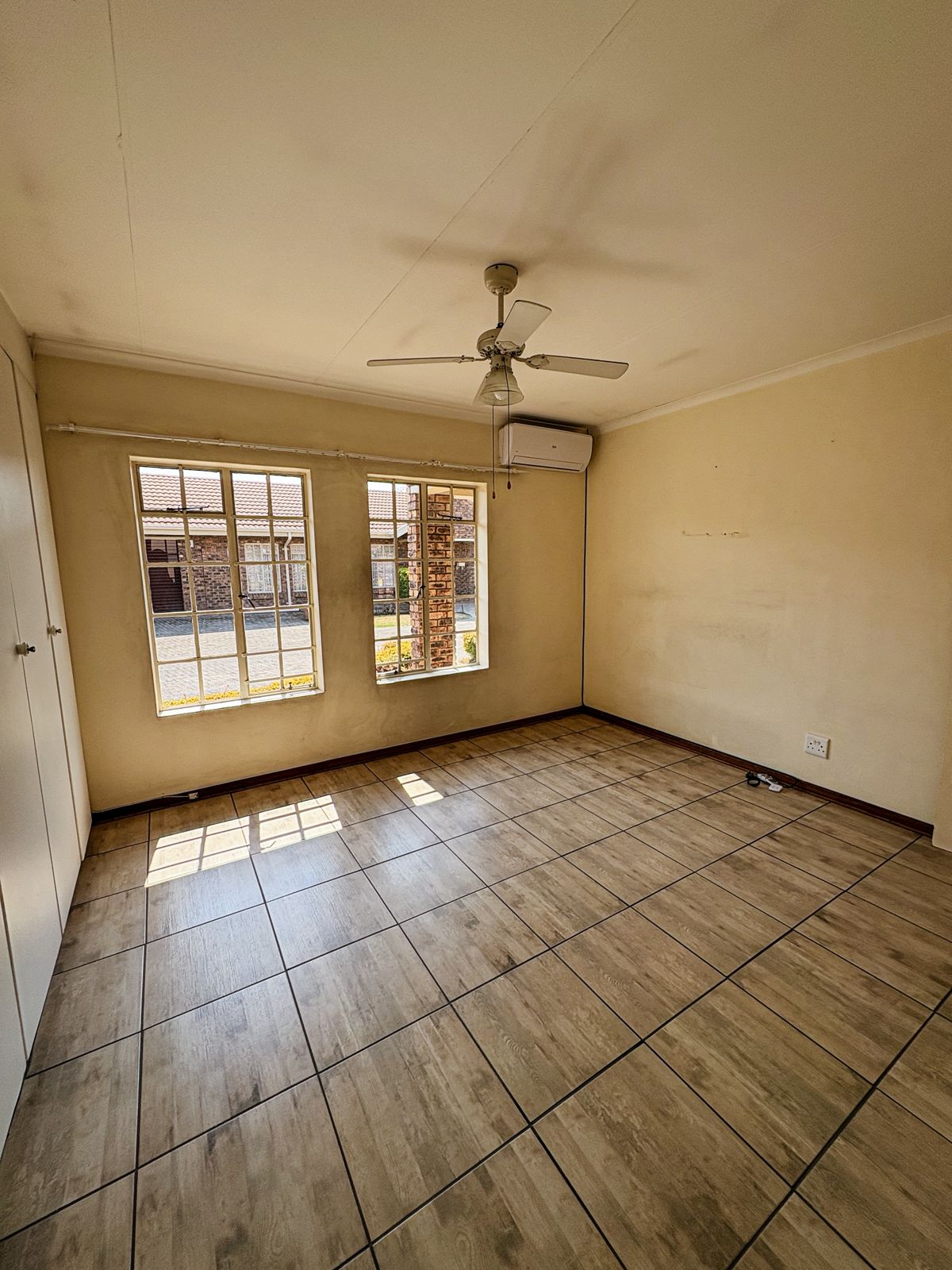 Three Rivers – Wilde Als 14 : Gorgeous 2-bedroom 1-bathroom retirement unit for sale.
