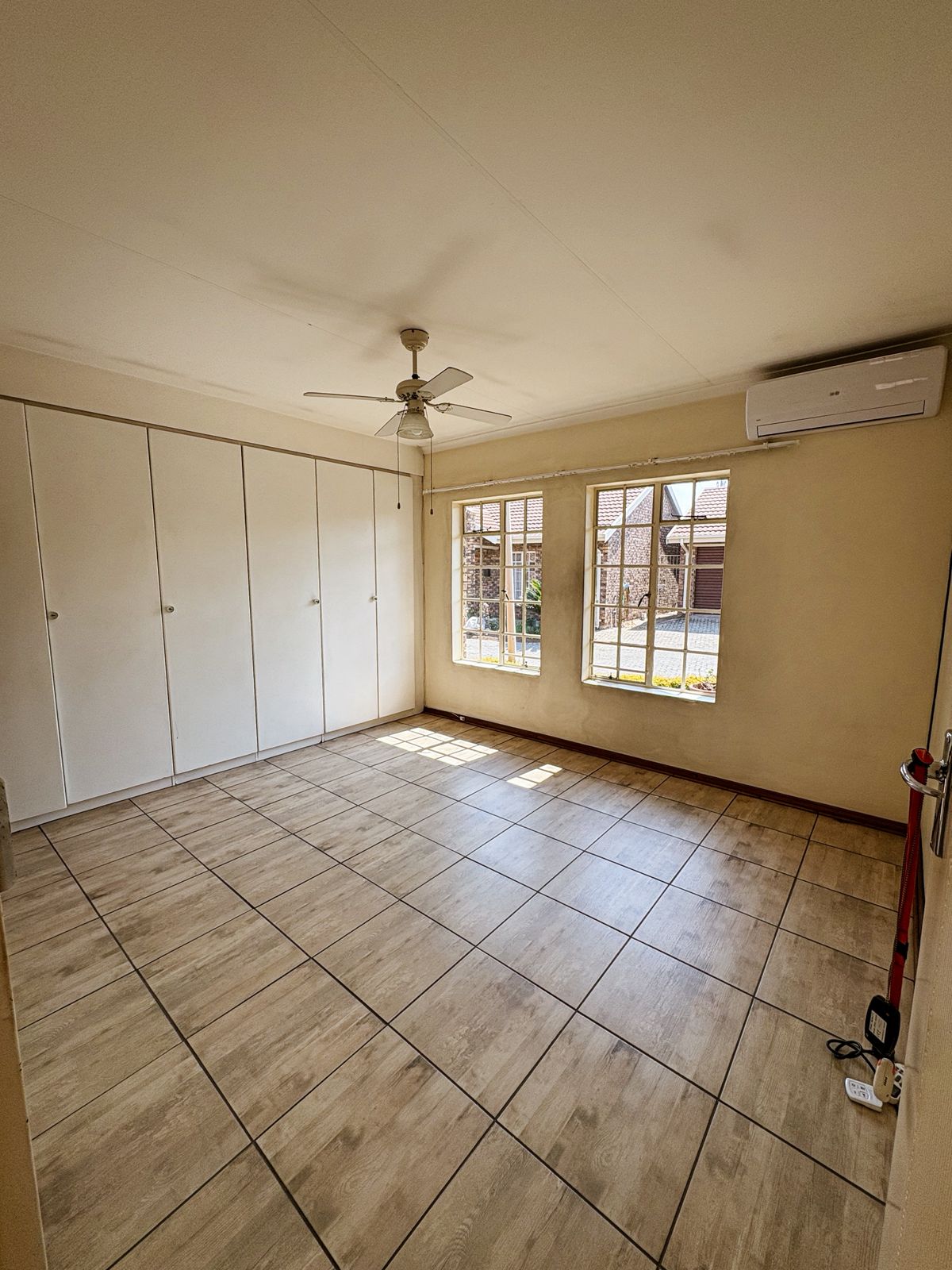 Three Rivers – Wilde Als 14 : Gorgeous 2-bedroom 1-bathroom retirement unit for sale.