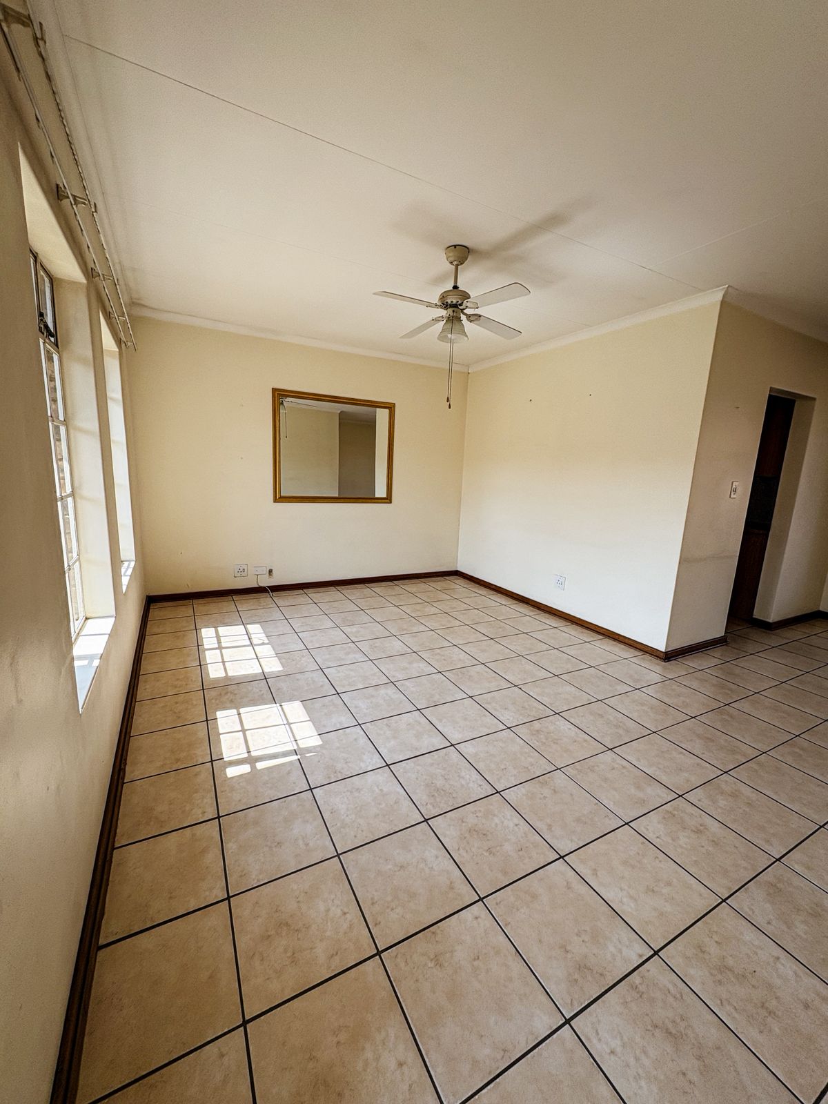 Three Rivers – Wilde Als 14 : Gorgeous 2-bedroom 1-bathroom retirement unit for sale.