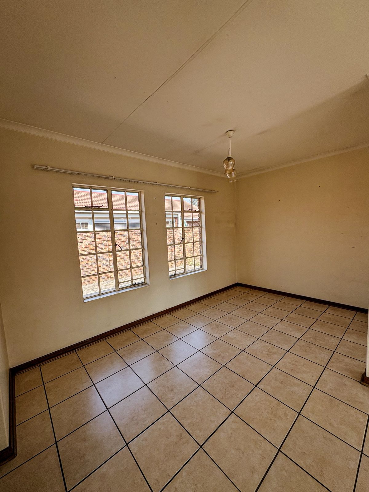 Three Rivers – Wilde Als 14 : Gorgeous 2-bedroom 1-bathroom retirement unit for sale.