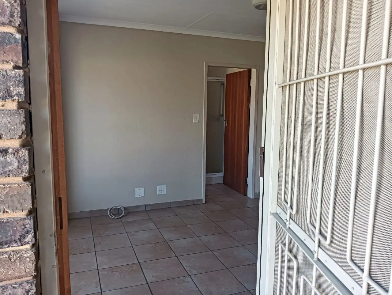 ESDA: Unit 4 – 1 Bedroom Unit For Sale in Springs