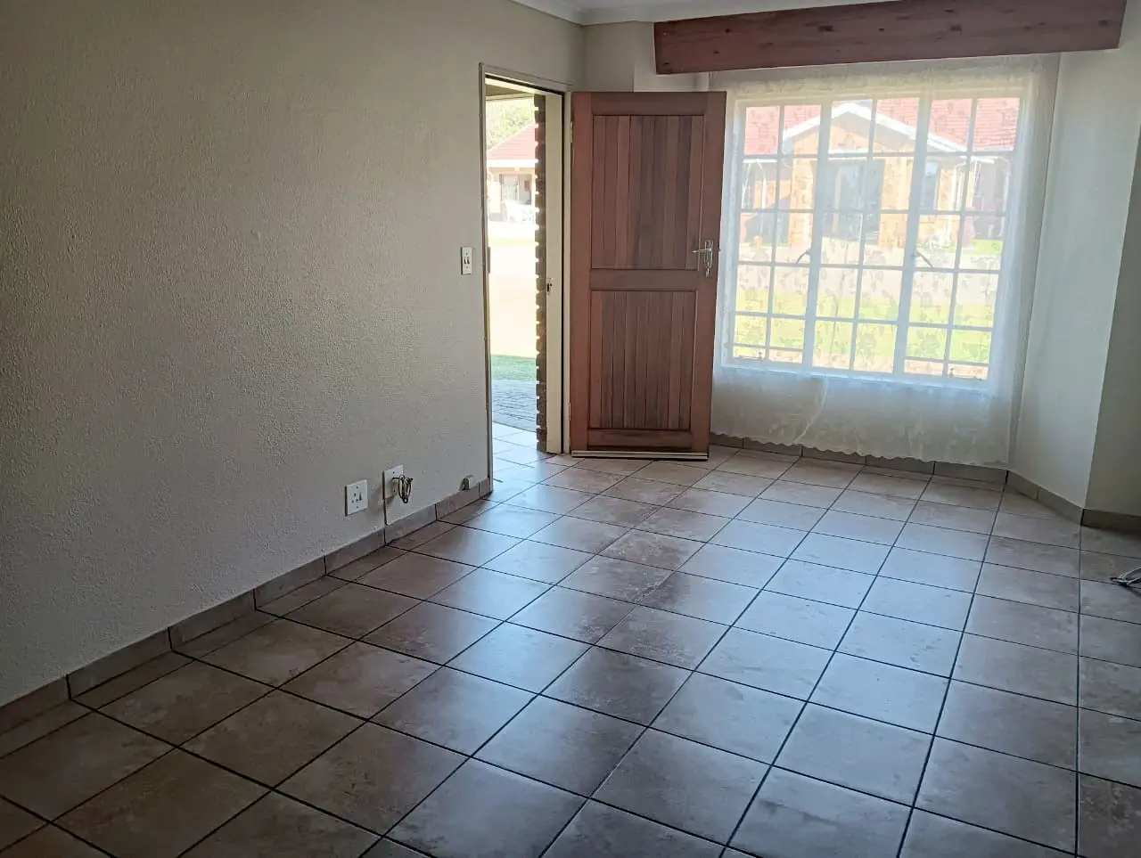 ESDA: Unit 4 – 1 Bedroom Unit For Sale in Springs