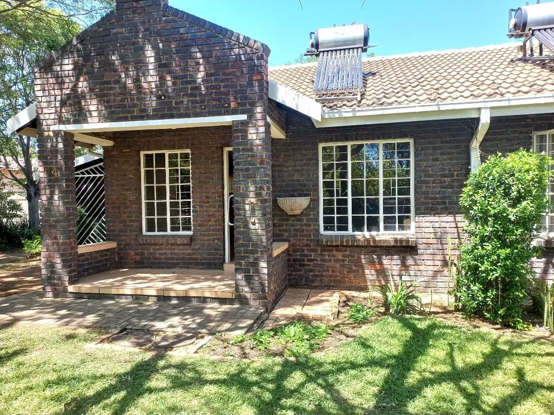son-B1-01 Sonskyn B1: Bachelor unit to rent in Rustenburg