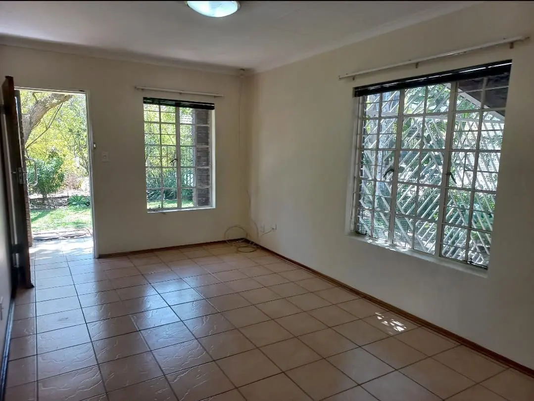 Sonskyn B1: Bachelor unit for sale in Rustenburg
