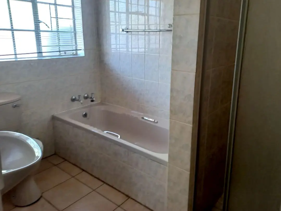 Sonskyn B1: Bachelor unit for sale in Rustenburg